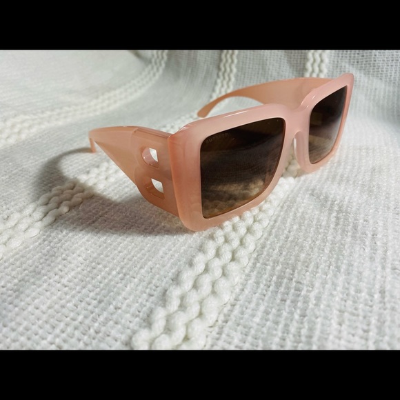 NEW $365!! BURBERRY OVERSIZE SQUARE  PINK TRANSPARENT SUNGLASSES B 4312 3874 - Picture 4 of 8